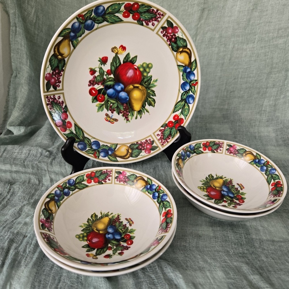 Eden TableTops Unlimited Fruit Patter Dinner Plate And 4 Salad or Soup Bowls Lot